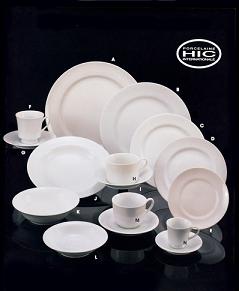 HIC Porcelain Footed Teacup